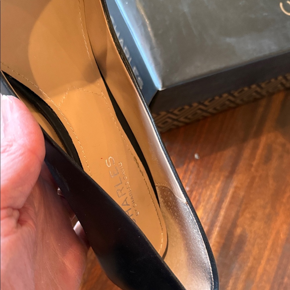Charles David Lesslie Classic Black Leather Heels Size 9 - Picture 7 of 11